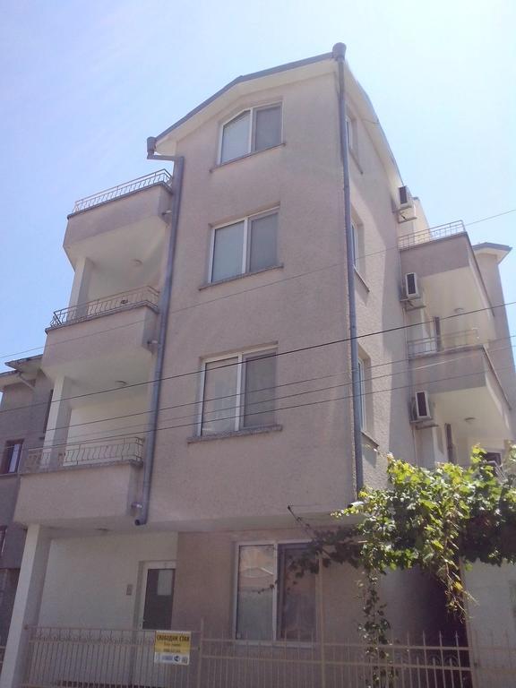 Guest House Krasi Chernomorets Bagian luar foto
