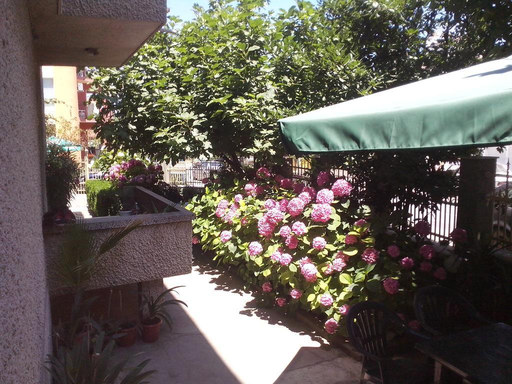 Guest House Krasi Chernomorets Bagian luar foto