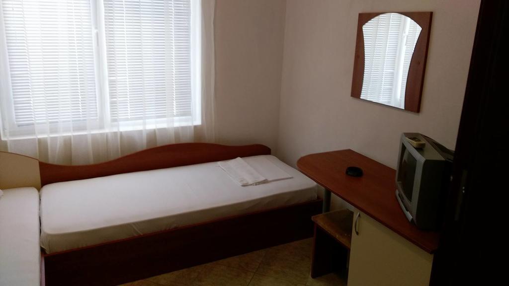 Guest House Krasi Chernomorets Bagian luar foto