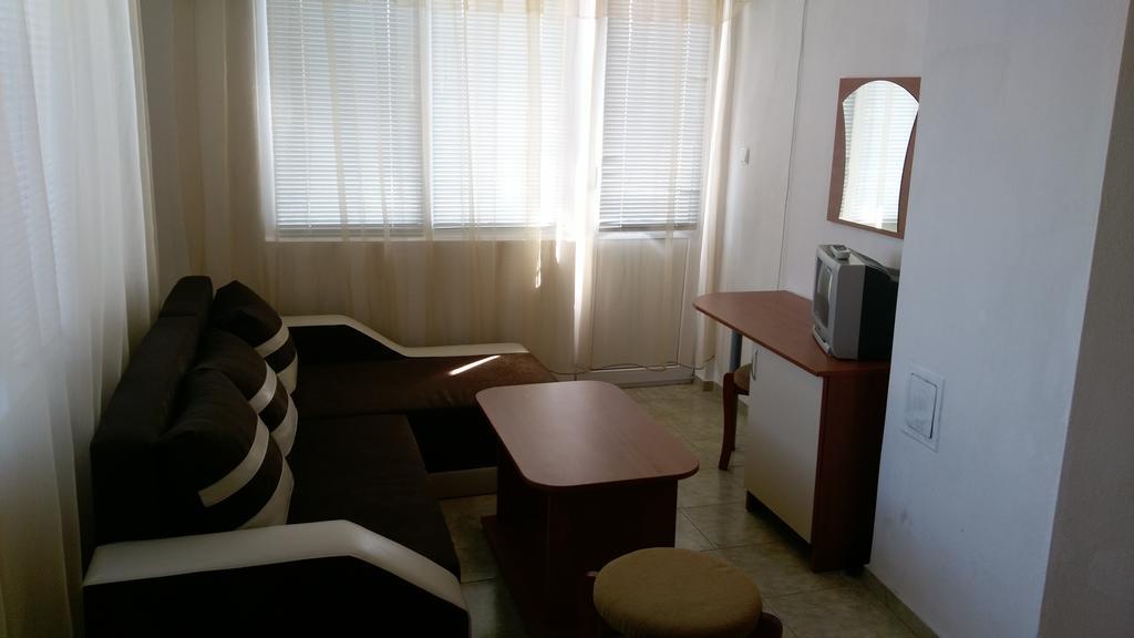 Guest House Krasi Chernomorets Bagian luar foto