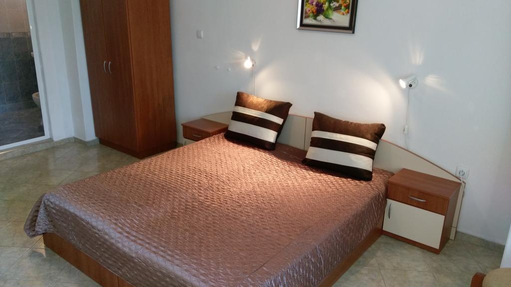 Guest House Krasi Chernomorets Bagian luar foto